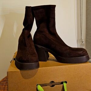 Brown Mid-calf platform heeled boots - Block heel